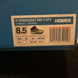 BRAND NEW HOKA
